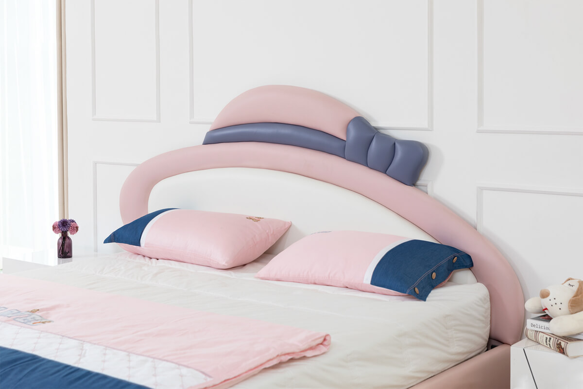 Giường ngủ mũ nơ hồng