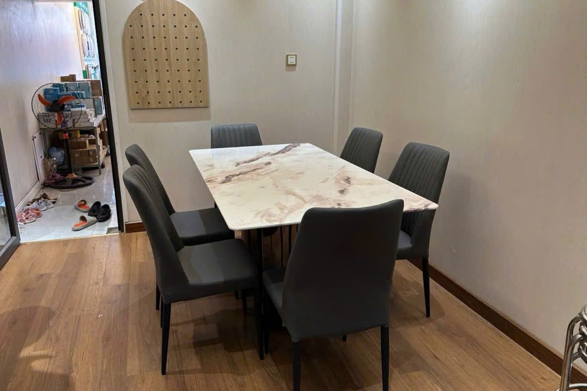 ERADO BÀN GIAO THÀNH CÔNG BỘ BÀN ĂN 6 GHẾ HIỆN ĐẠI CHO GIA ĐÌNH ANH HUY Ở PHÚ THỌ