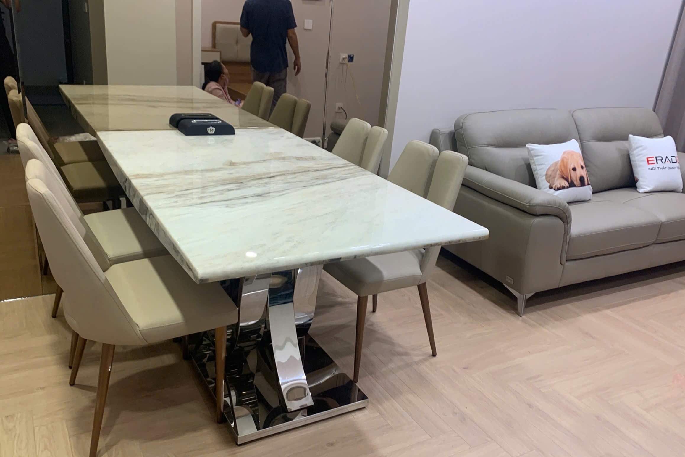 ERADO BÀN GIAO THÀNH CÔNG SOFA VÀ BÀN GHẾ ĂN CHO ANH TÙNG Ở ĐƯỜNG LÁNG