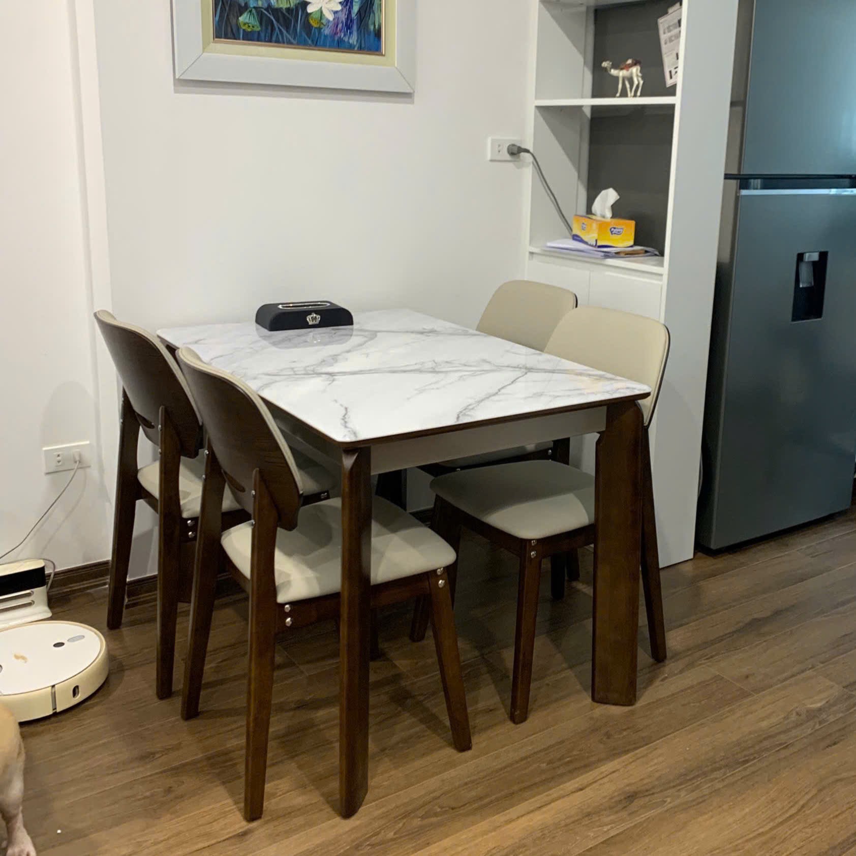 ERADO BÀN GIAO THÀNH CÔNG BỘ BÀN ĂN 4 GHẾ HIỆN ĐẠI CHO GIA ĐÌNH CHỊ HƯƠNG Ở DƯƠNG NỘI