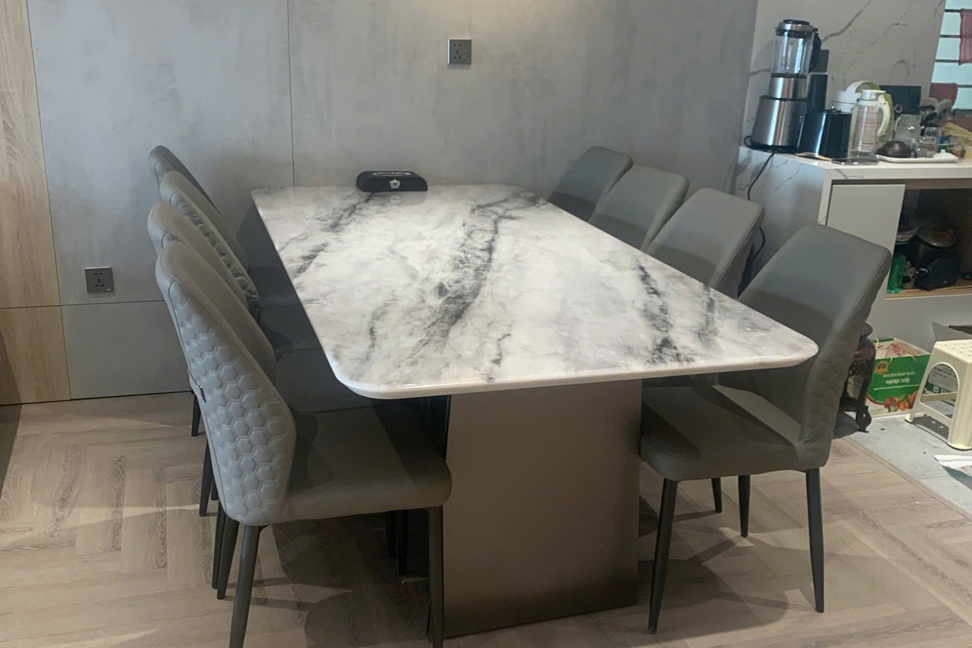 ERADO BÀN GIAO THÀNH CÔNG BỘ BÀN ĂN 8 GHẾ CHO GIA ĐÌNH ANH DŨNG Ở LÊ VĂN LƯƠNG