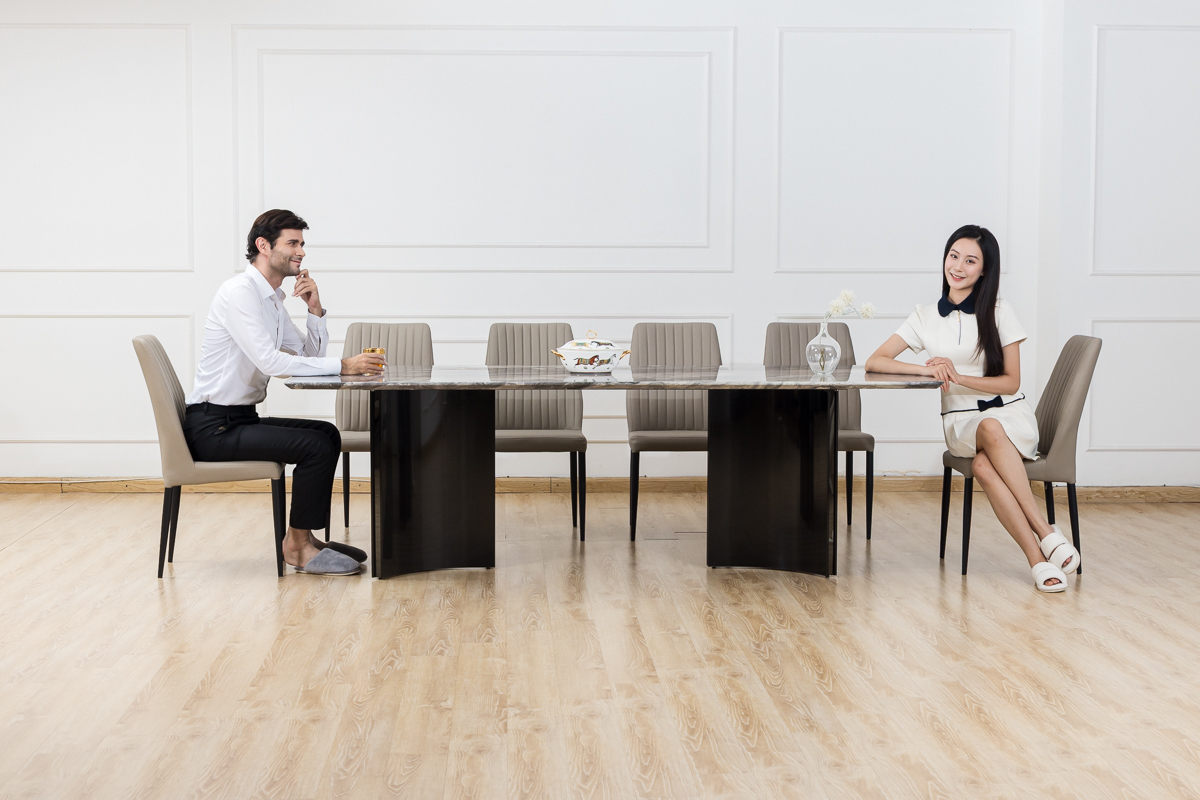 Bàn ăn mã MD149 - Không gian rộng mở