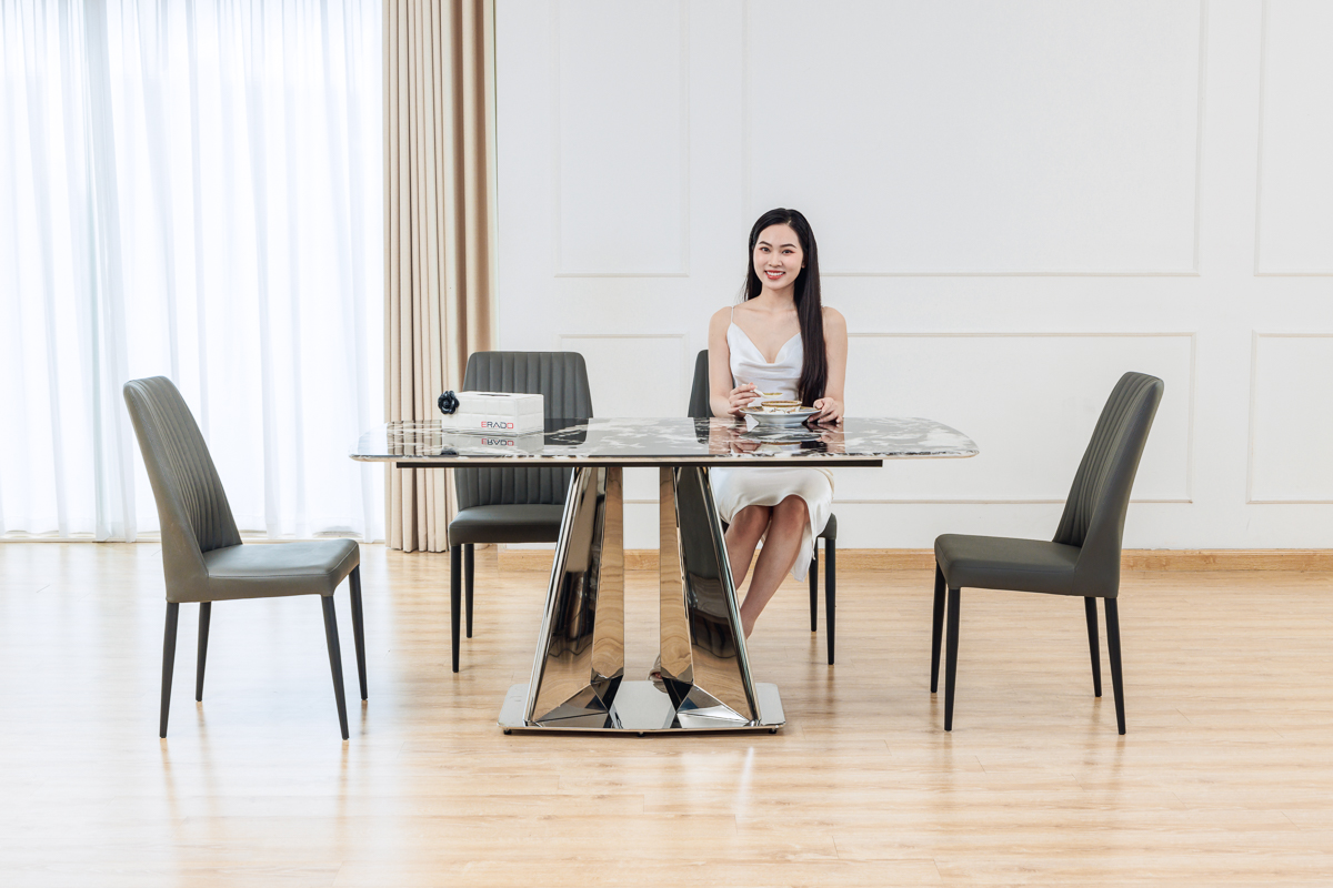 Bàn ghế ăn nhập khẩu mã D05