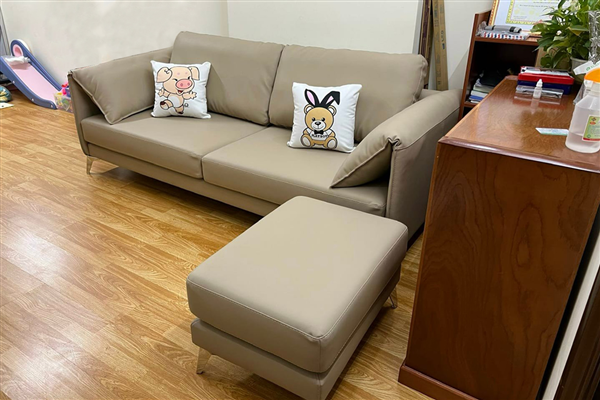 Hoàn thiện không gian phòng khách hiện đại với sofa da hạng sang cho gia đình anh Sáng ở Bắc Ninh