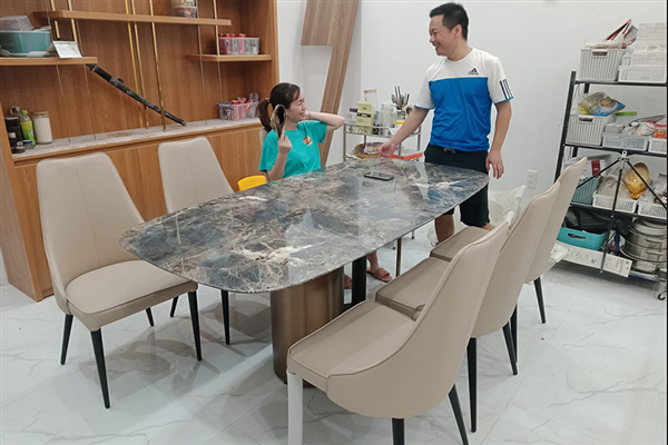 Nâng tầm không gian sống cho gia đình anh Thịnh ở Hải Phòng với bộ bàn ăn mặt đá Marble sang trọng