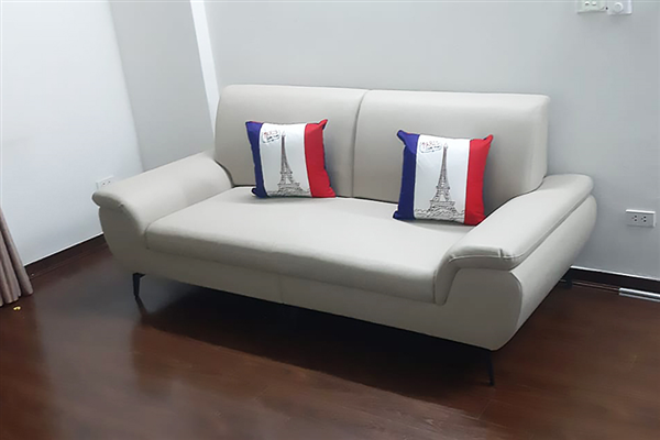 Anh Thu ở Lai Xá đã chọn sofa da hạng sang ERADO cho căn hộ của mình