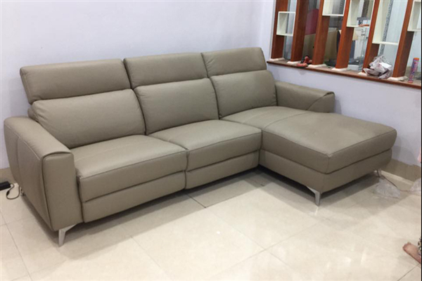 Chị Hạnh ở Ngọc Thuỵ đã lựa chọn mẫu sofa góc chữ L của Erado để hoàn thiện phòng khách