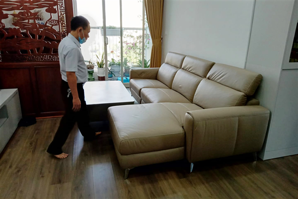 Cùng gia đình chị Hòa ở Nam Trung Yên đón đầu công nghệ nội thất phòng khách