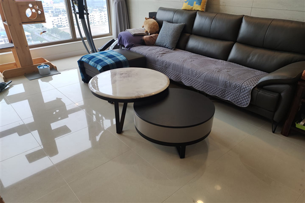 Hoàn thiện không gian phòng khách của gia đình chị Jun ở Tây Tây Hồ với bàn trà mặt đá cẩm thạch