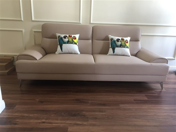 Chị Mỹ hoàn toàn hài lòng với ghế sofa đơn từ thương hiệu nội thất ERADO