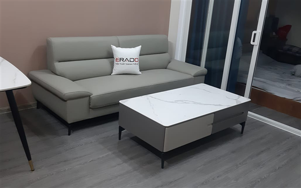 Bộ sofa bọc da cao cấp nhà Erado là mảnh ghép hoàn hảo cho phòng khách nhà chị Tâm ở Times City