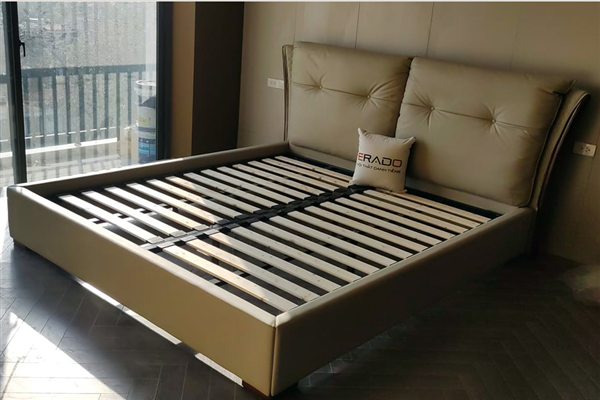 Tô điểm cho nét đẹp phòng ngủ nhà chú Thái Phạm Văn Đồng bằng giường da thật nhập khẩu ERADO