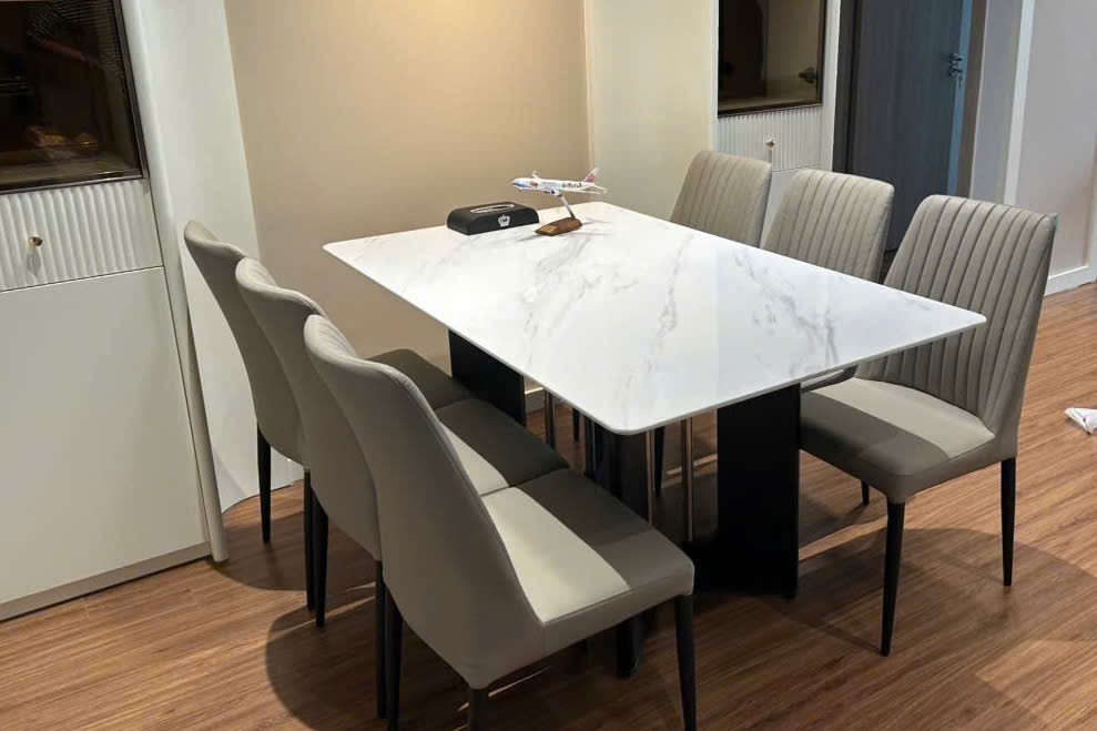 ERADO BÀN GIAO THÀNH CÔNG BỘ BÀN ĂN 6 GHẾ HIỆN ĐẠI CHO GIA ĐÌNH ANH HIẾU Ở HÀ NỘI