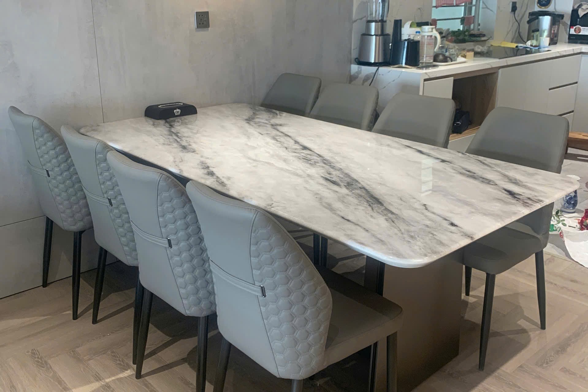 ERADO BÀN GIAO THÀNH CÔNG BỘ BÀN ĂN 8 GHẾ CHO GIA ĐÌNH ANH DŨNG Ở LÊ VĂN LƯƠNG