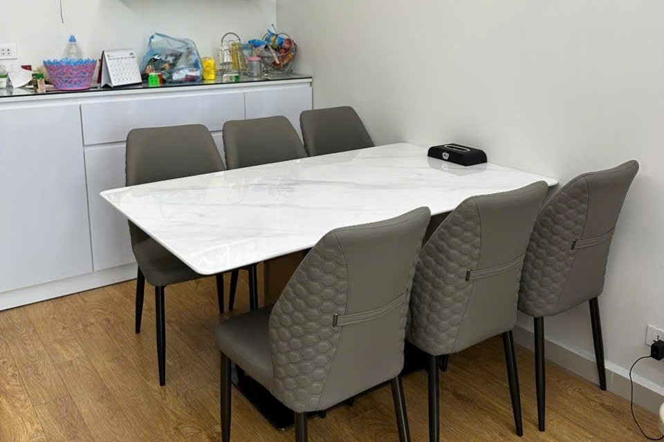 ERADO BÀN GIAO THÀNH CÔNG BỘ BÀN ĂN6 GHẾ HIỆN ĐẠI CHO GIA ĐÌNH CHỊ TƯ Ở GAMUDA