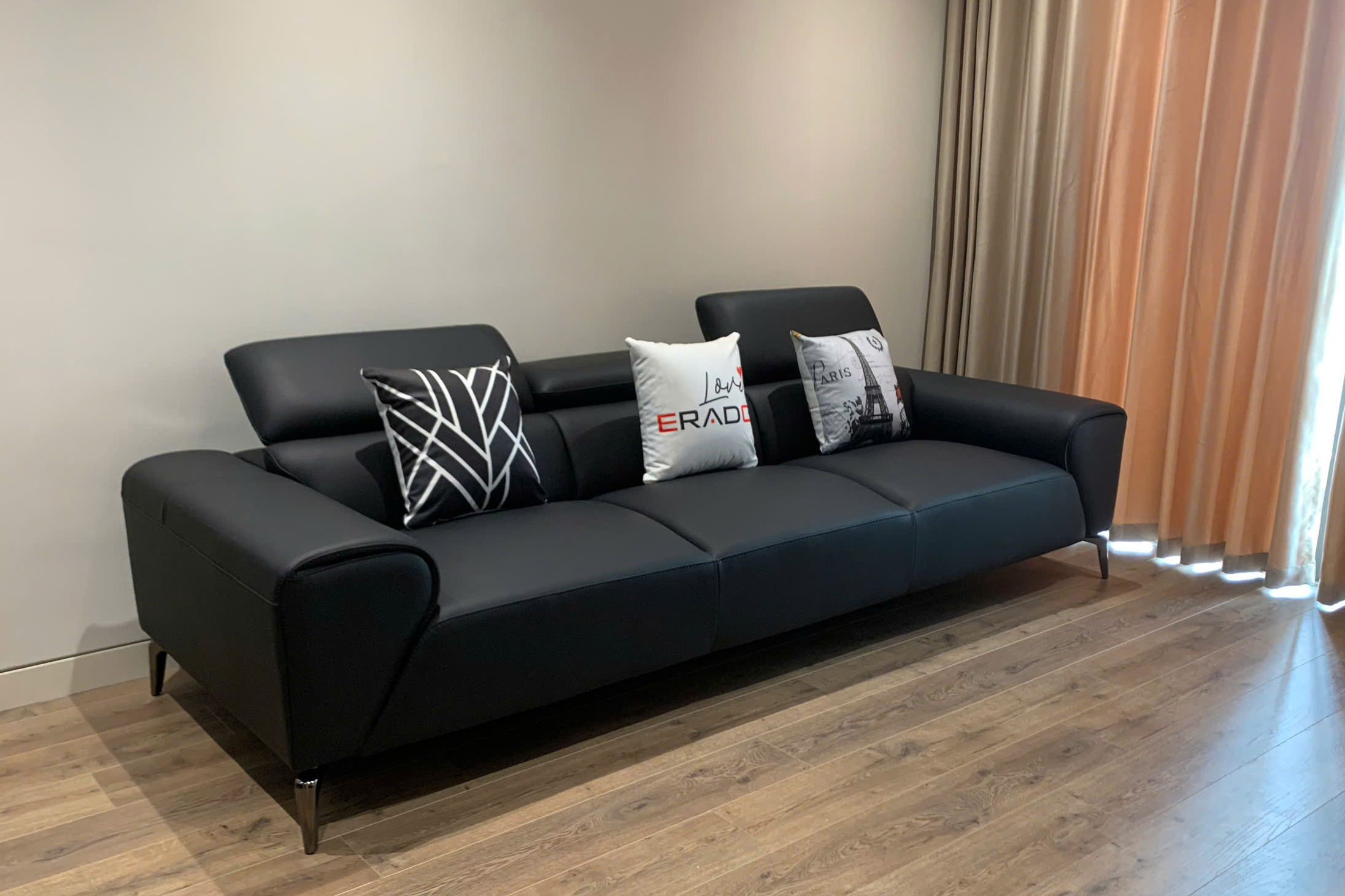 ERADO BÀN GIAO THÀNH CÔNG BỘ SOFA DA HẠNG SANG CHO GIA ĐÌNH CHỊ HOA Ở FELIZ HOME