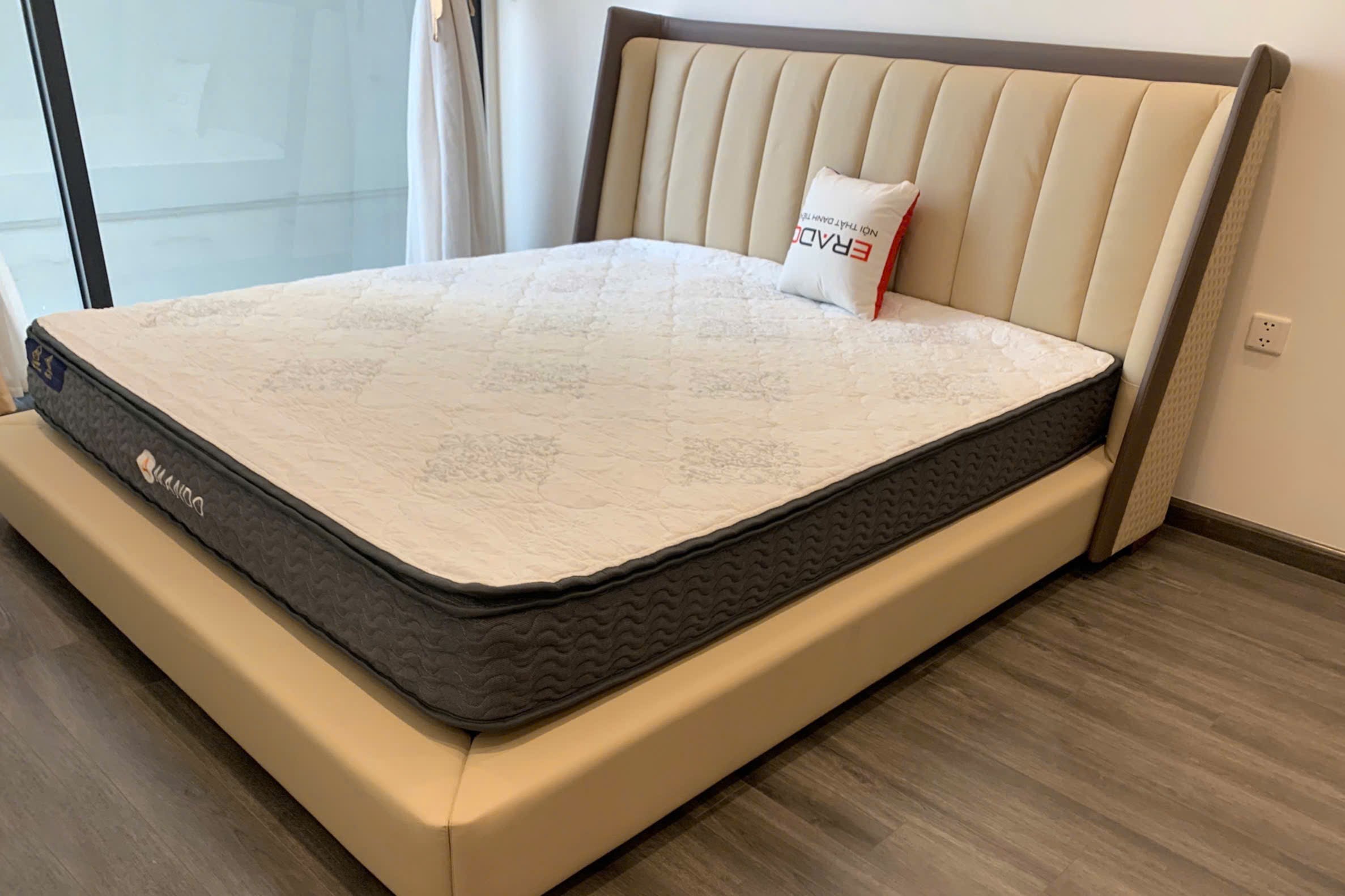 ERADO BÀN GIAO THÀNH CÔNG GIƯỜNG DA THẬT NHẬP KHẨU CHO GIA ĐÌNH ANH TUẤN Ở VINHOMES